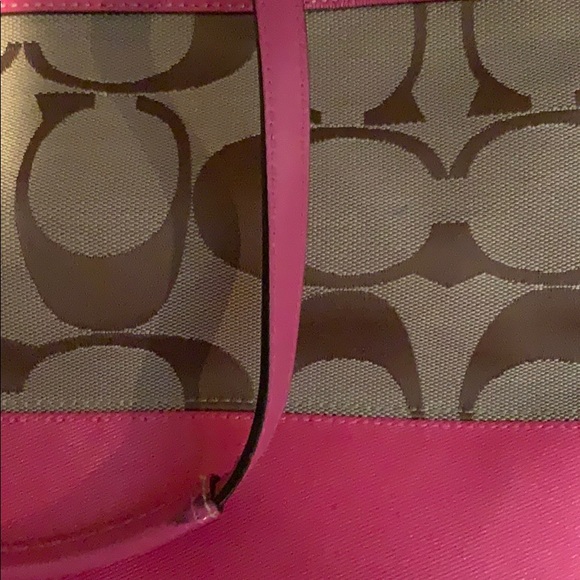 Coach handbag with pink details - Picture 4 of 10